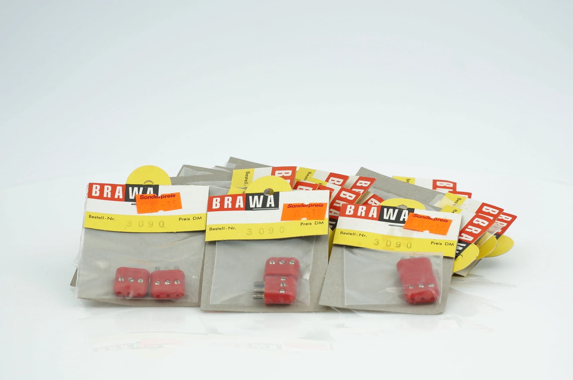BRAWA 3090 Zugverbinder 3 polig rot H0