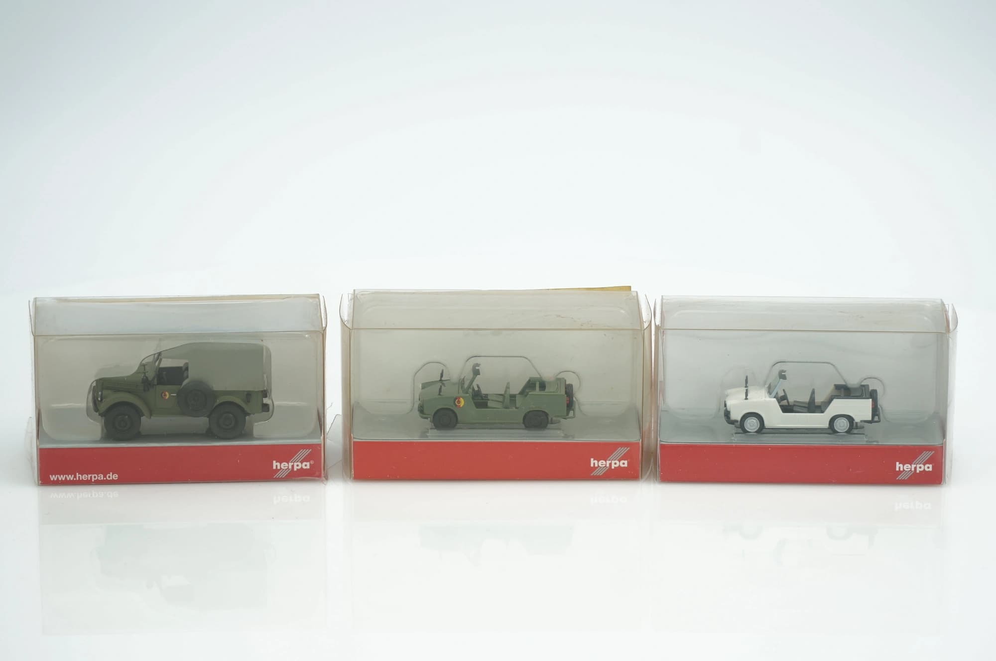 Herpa GAZ 69 Trabant Kübel offen olivgrün NVA Militär 1:87