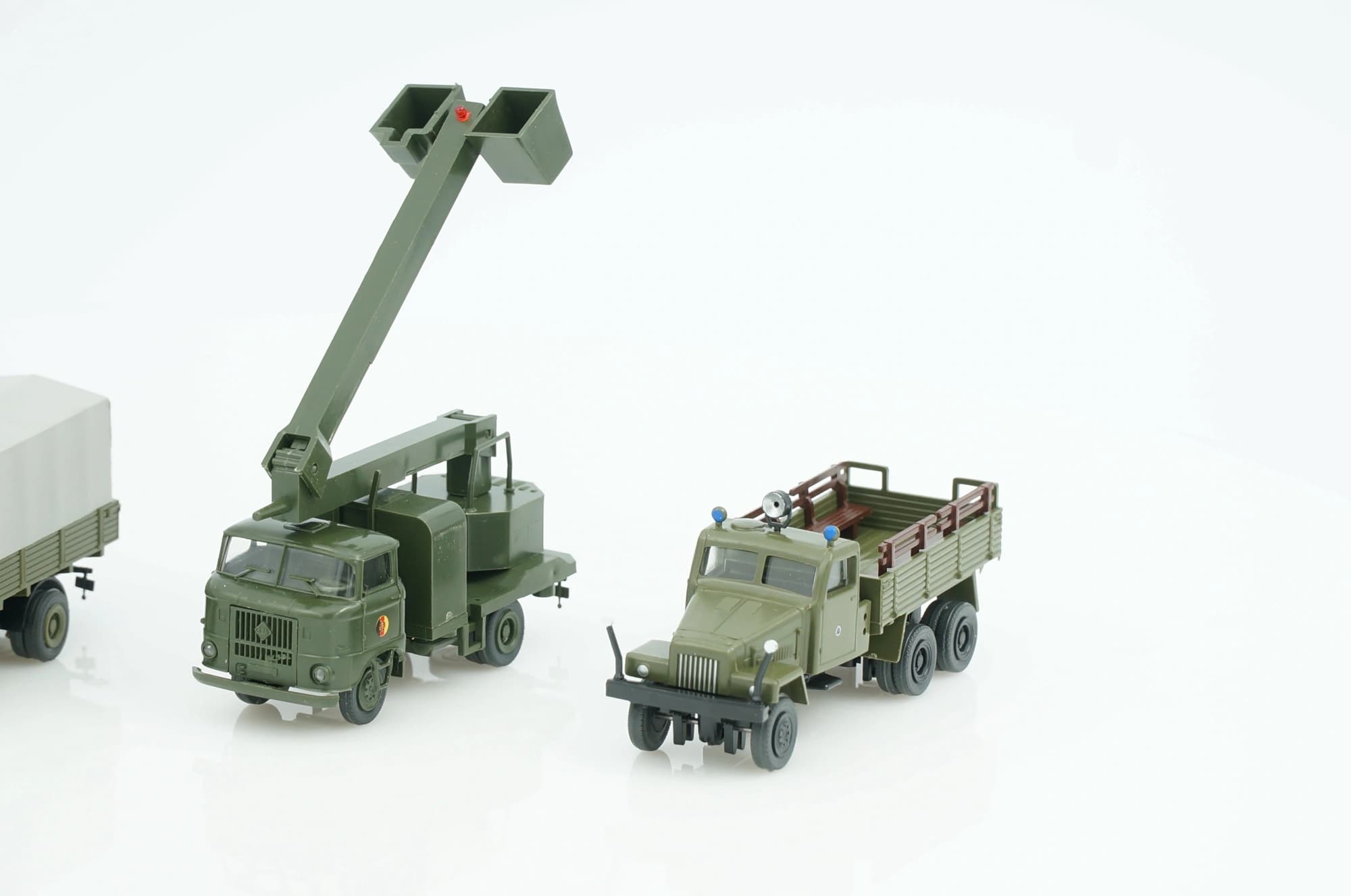 SES s.e.s Pritsche LKW IFA W50 Montagemast G5 mit Bänken Militär DDR NVA 1:87